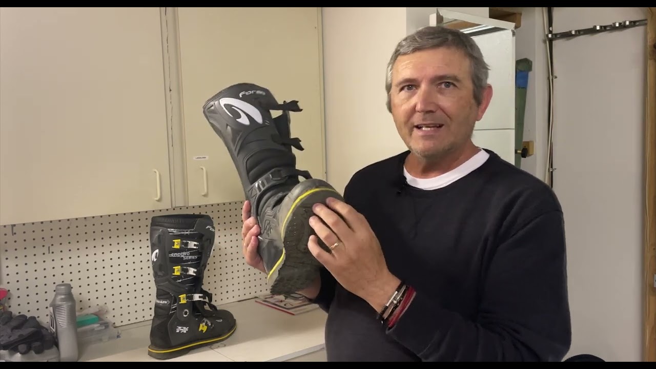 BEST ADVENTURE MOTORCYCLE BOOTS:FORMA TERRAIN TX REVIEW - YouTube