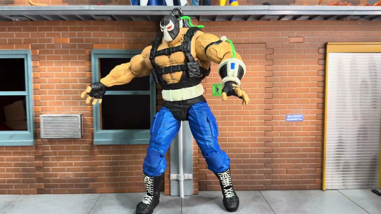 DC Multiverse Bane - Glow in the Dark Gold Label Exclusive - YouTube