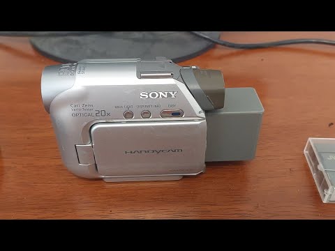 A Camcorder That Takes MiniDV Tapes - Sony Handycam DCR-HC21 - YouTube
