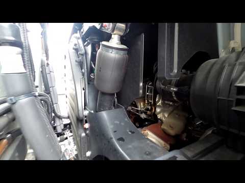 大型トラック キャブサスの仕事 Truck cab suspension system - YouTube