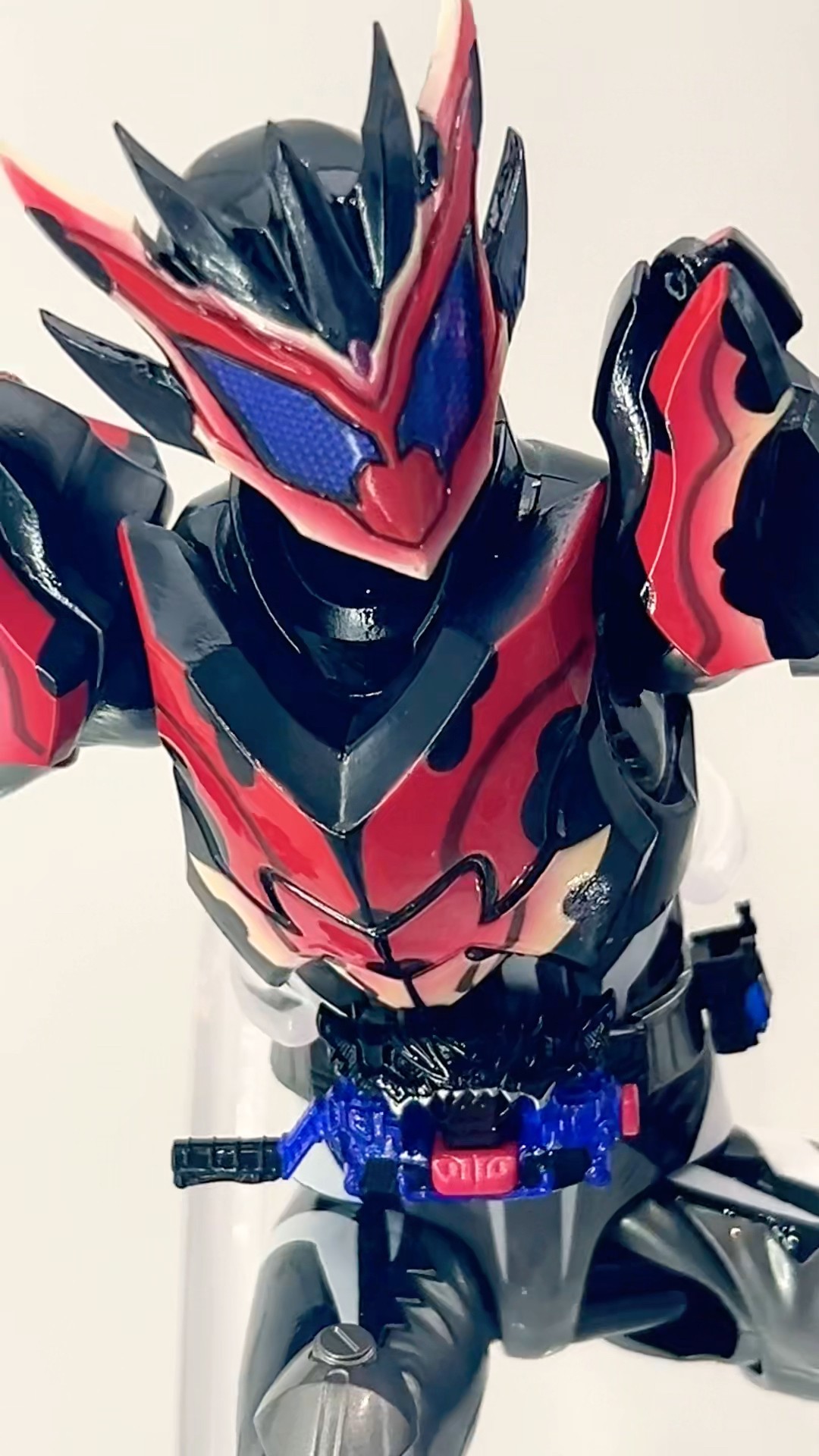 S.h.Figuarts - 仮面ライダービターガヴ - スパーキングミフォーム