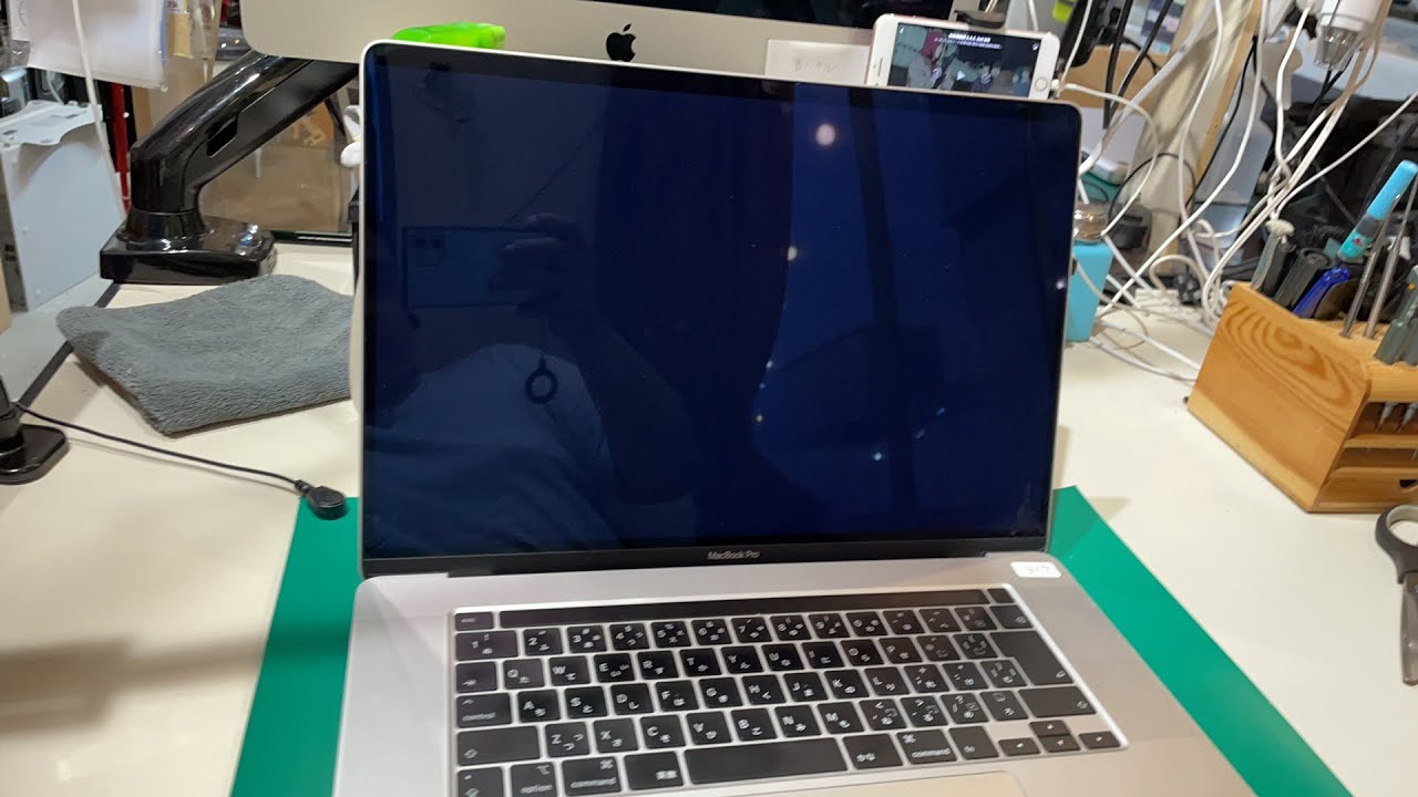 MacBook Pro 2019 16 A2141 画面表示しない故障修理 - YouTube