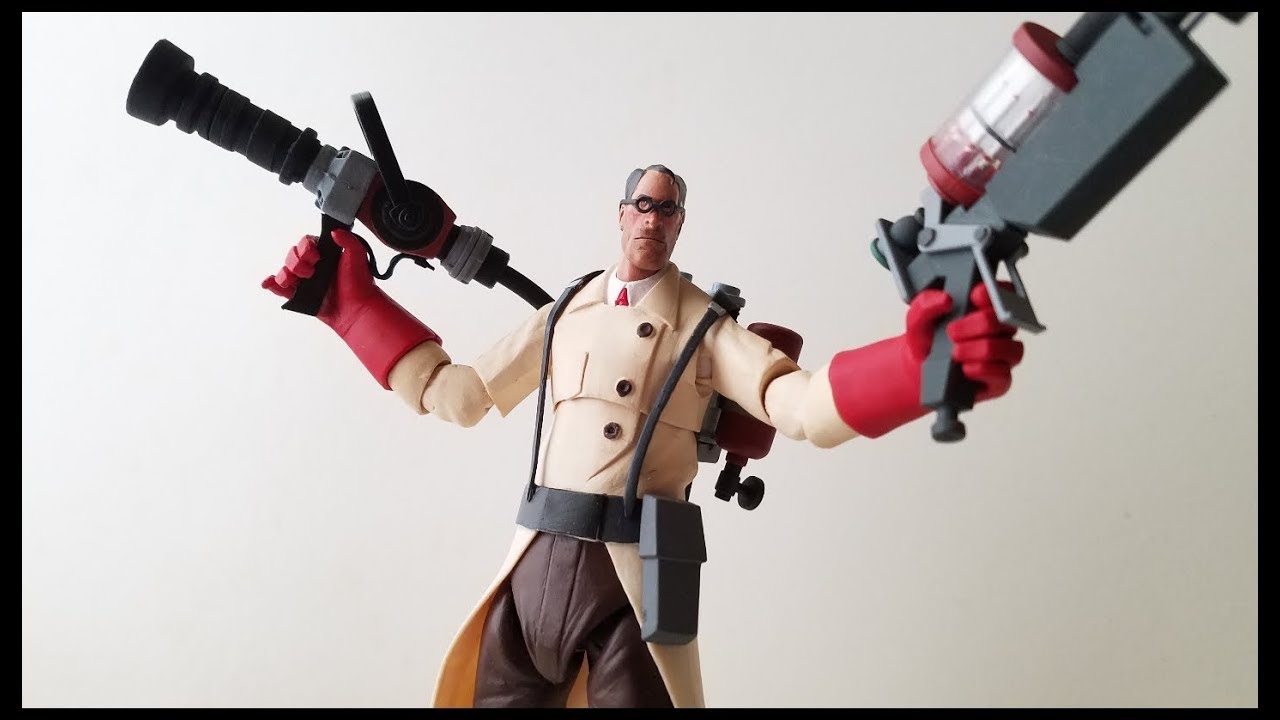 NECA Team Fortress 2 The Medic Figure - YouTube
