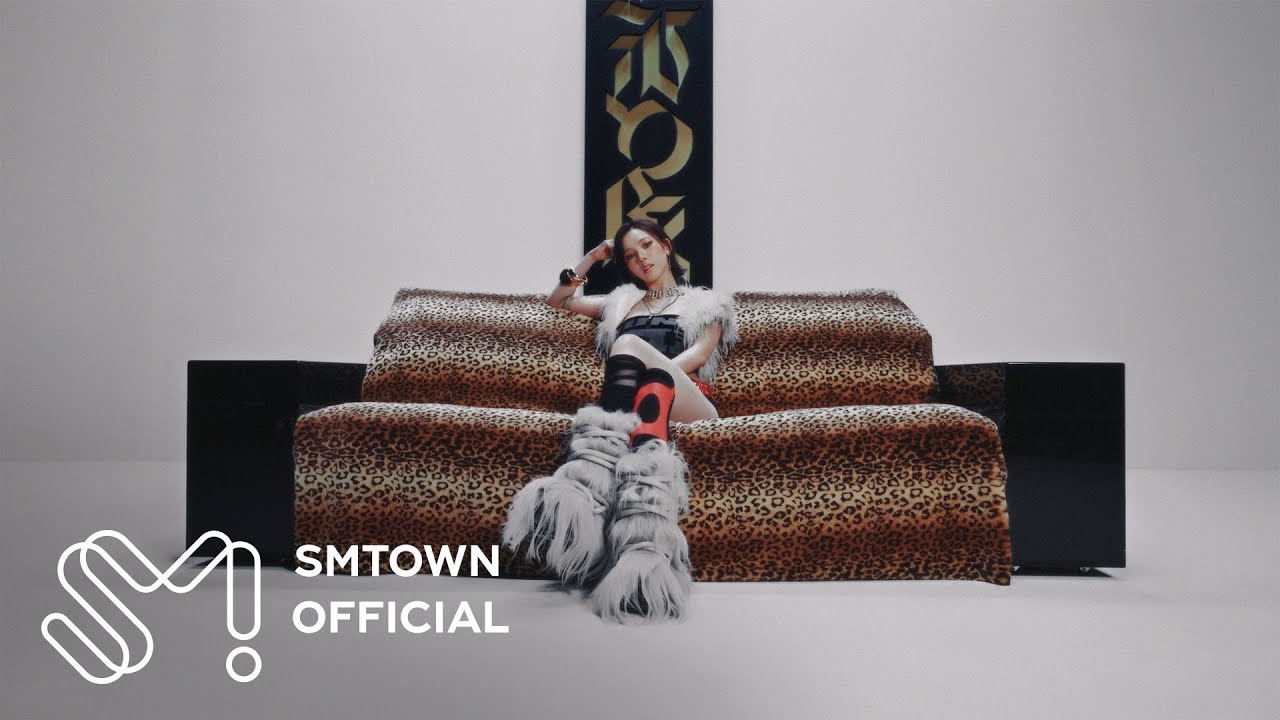 aespa 에스파 'Dirty Work' Dirty Worker #KARINA - YouTube