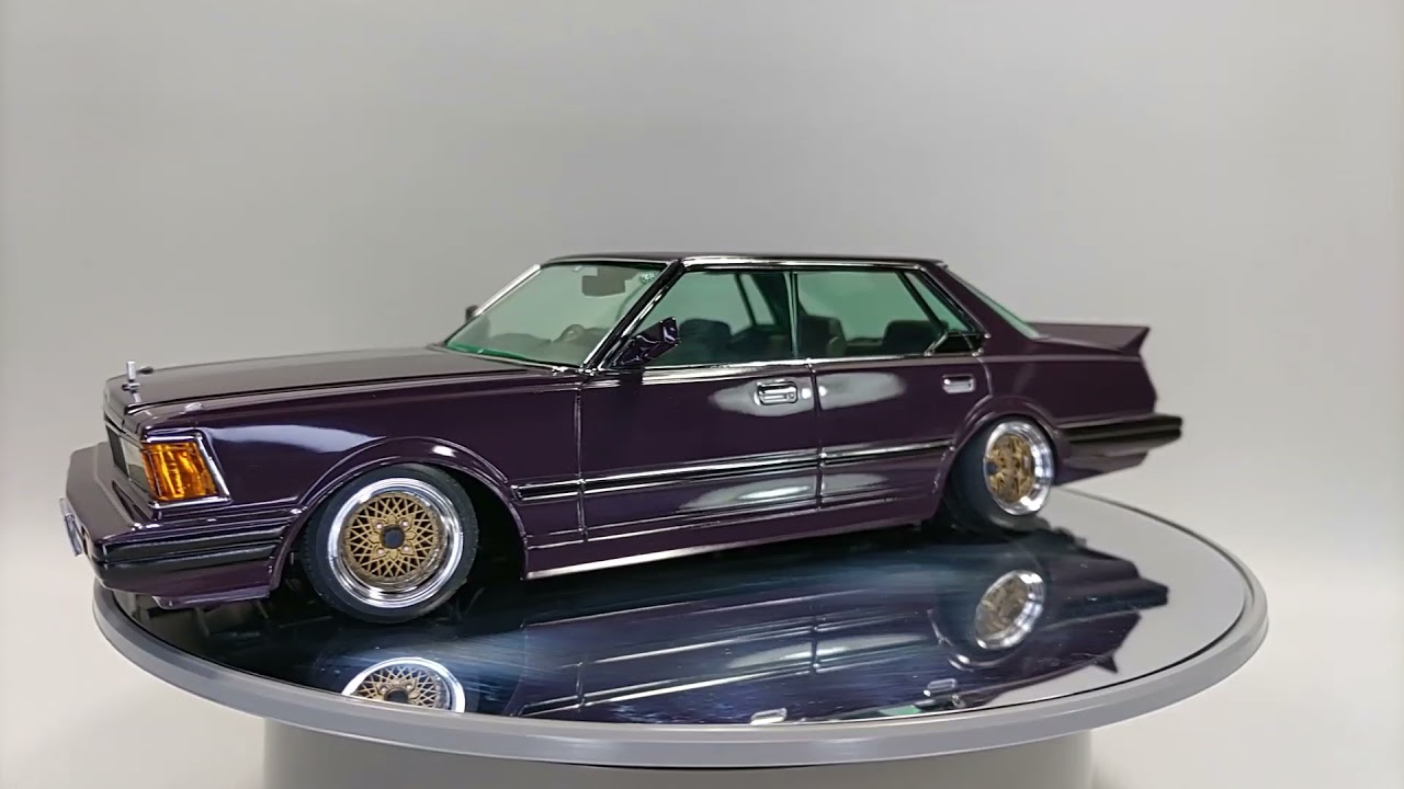 アオシマ プラモデル 430セドリック ハードトップ セダン コラボ - YouTube