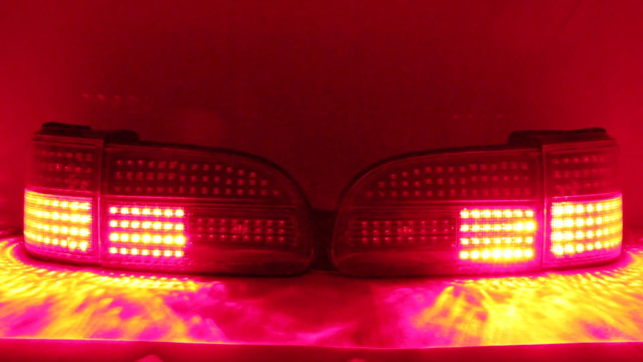 デリカスペースギア フルLEDテール ウィンカー延長 - LED Custom Factory