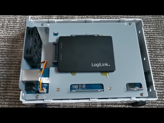 Can a SSD be used in a Synology DS120J NAS? - YouTube