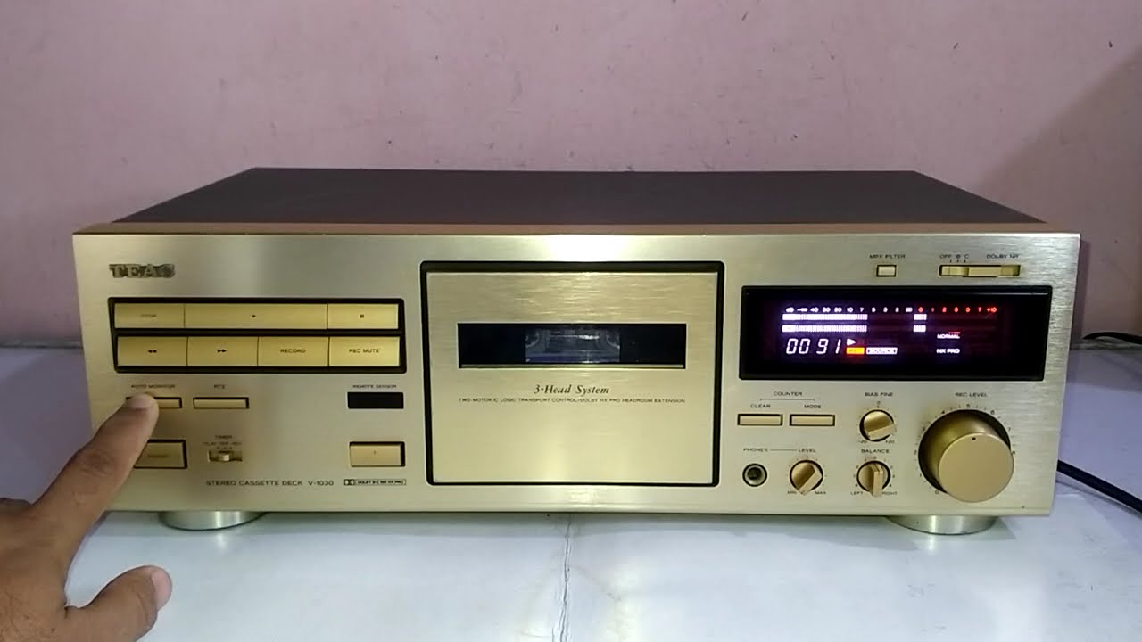 TEAC V1030 3head cassette deck recording demo - YouTube
