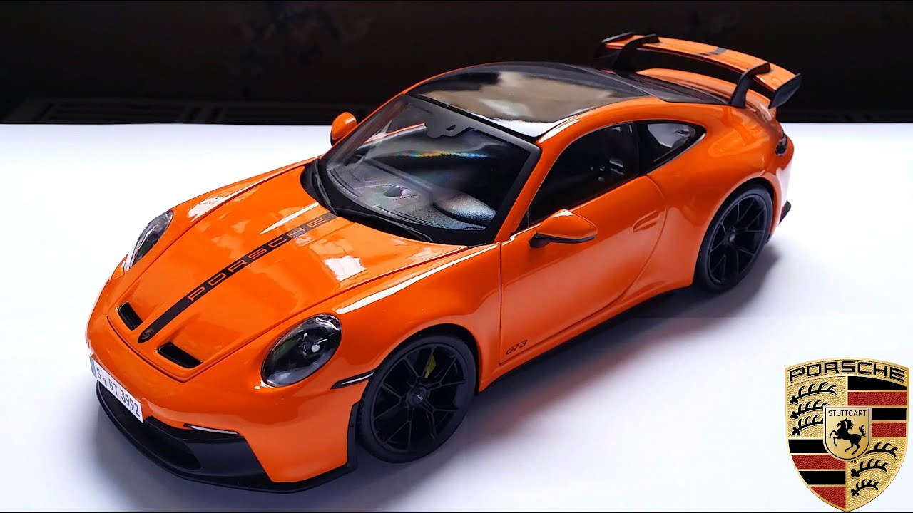 Reviewing the 1/18 Porsche 911 (992) GT3 by Maisto - YouTube