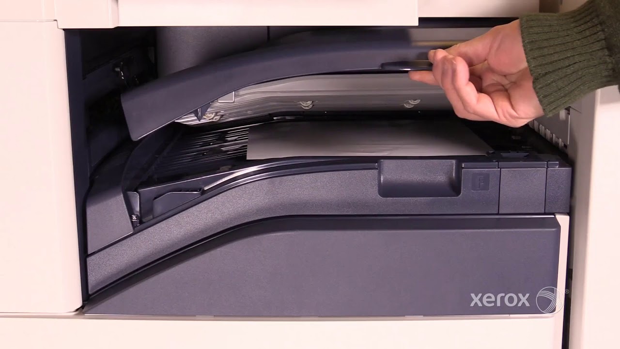 Xerox® AltaLink® C8070 Family Clearing a Paper Jam in the H