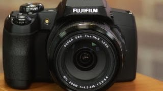 Fujifilm's 50x zoom FinePix S1 is ready to shoot, rain or shine