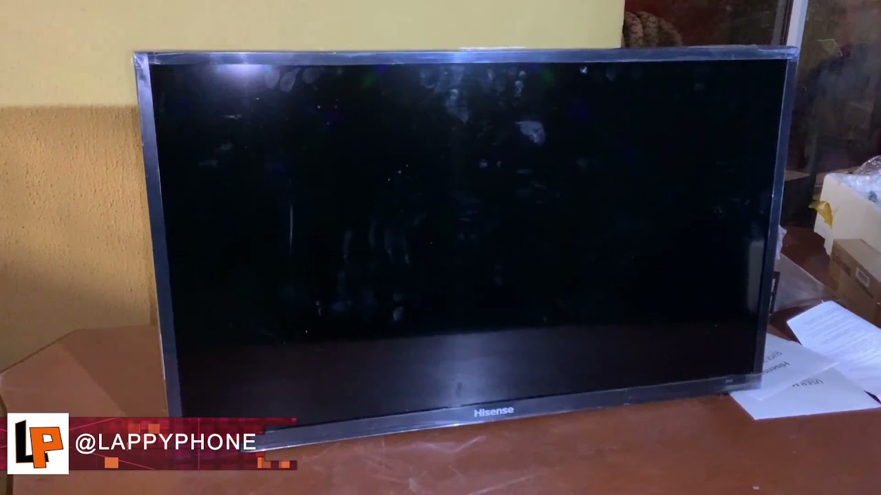 Hisense 32'' LED TV UNBOXING - YouTube