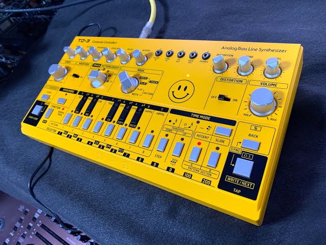 Behringer TD-3 AM [Sound Check1] - YouTube