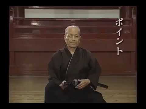 Muso Jikiden Eishin Ryu 無双直伝英信流 居合道 - YouTube