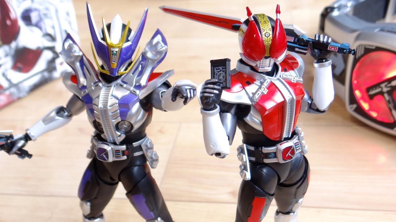 Transform into two forms with True Bone Carving! S.H.Figuarts