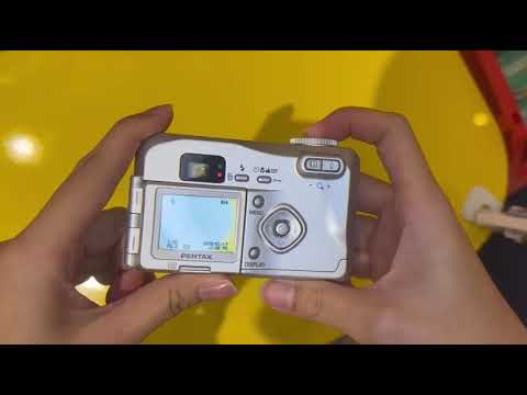 Pentax optio 230 (rare flip) - YouTube