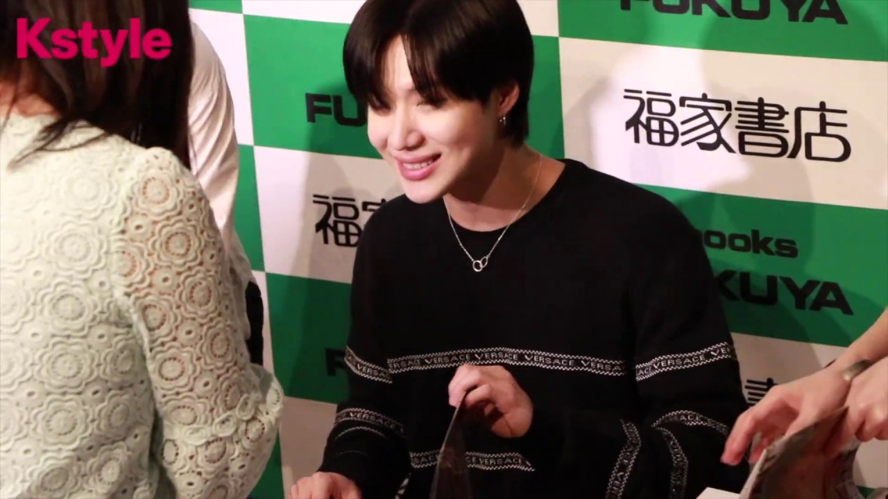 SHINee テミン、ソロ写真集「PORTRAIT」発売記念サイン会に登場