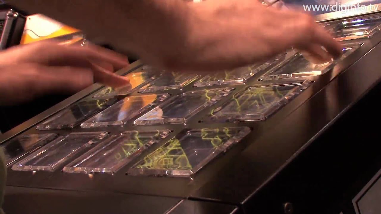 AOU2010 - KONAMI「jubeat knit（ユビート ニット）」 : DigInfo - YouTube