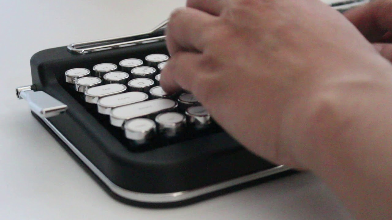 レトロ感溢れる、タイプライター風ワイヤレスキーボード 「PENNA」第2