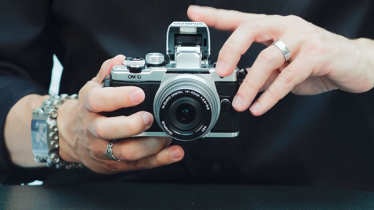 Olympus OM-D E-M10 Mark II Mirrorless Micro Four V207051SU000