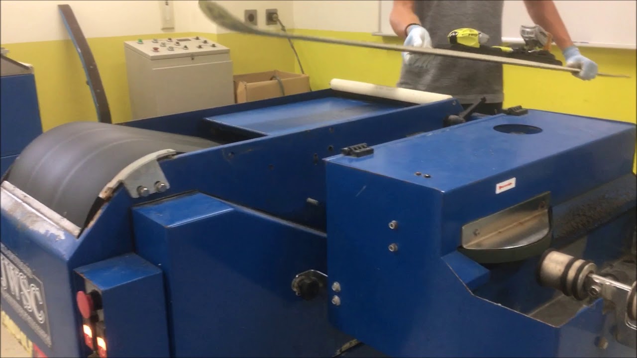 スキー科 チューンナップ 滑走面 サンディングマシン - YouTube