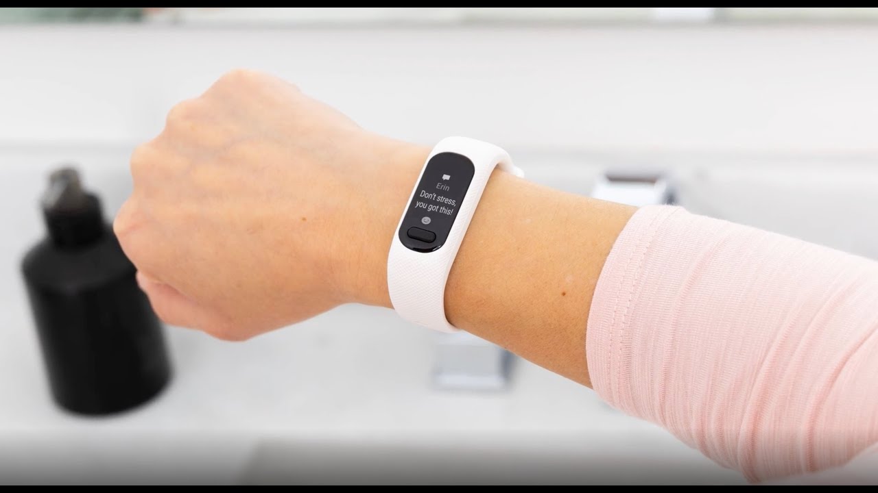 Garmin vivosmart 5 Fitness Tracker, Black Case with Black Silicone