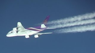 究極の機窓映像!!! ANAジャンボのラストフライトに突然現れた巨大