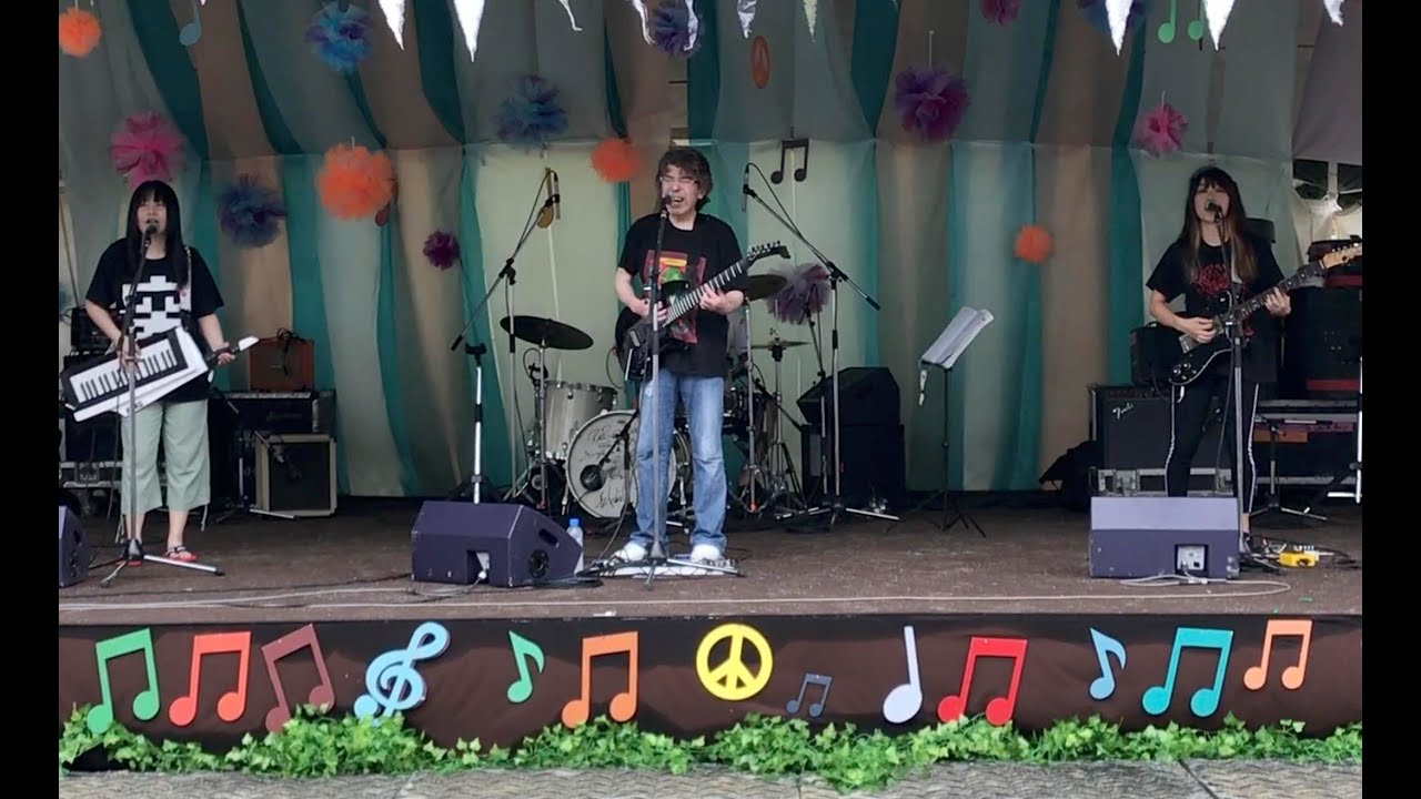 FUJI ROCK FESTIVAL 2019での突然段ボール - YouTube