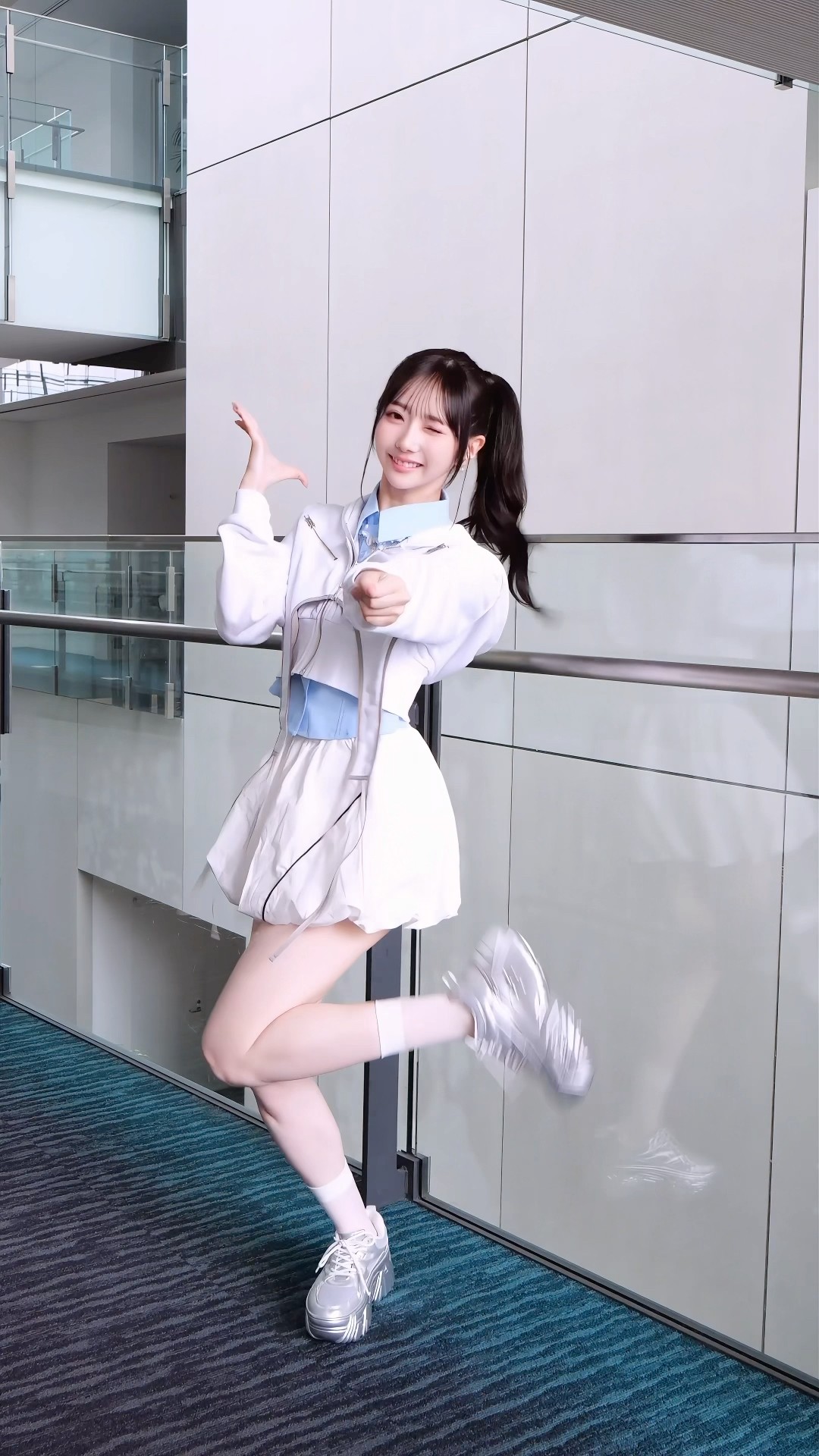 ノイミー 谷崎早耶 生写真 排他的ファイター 直筆 ビッグ ≠ME