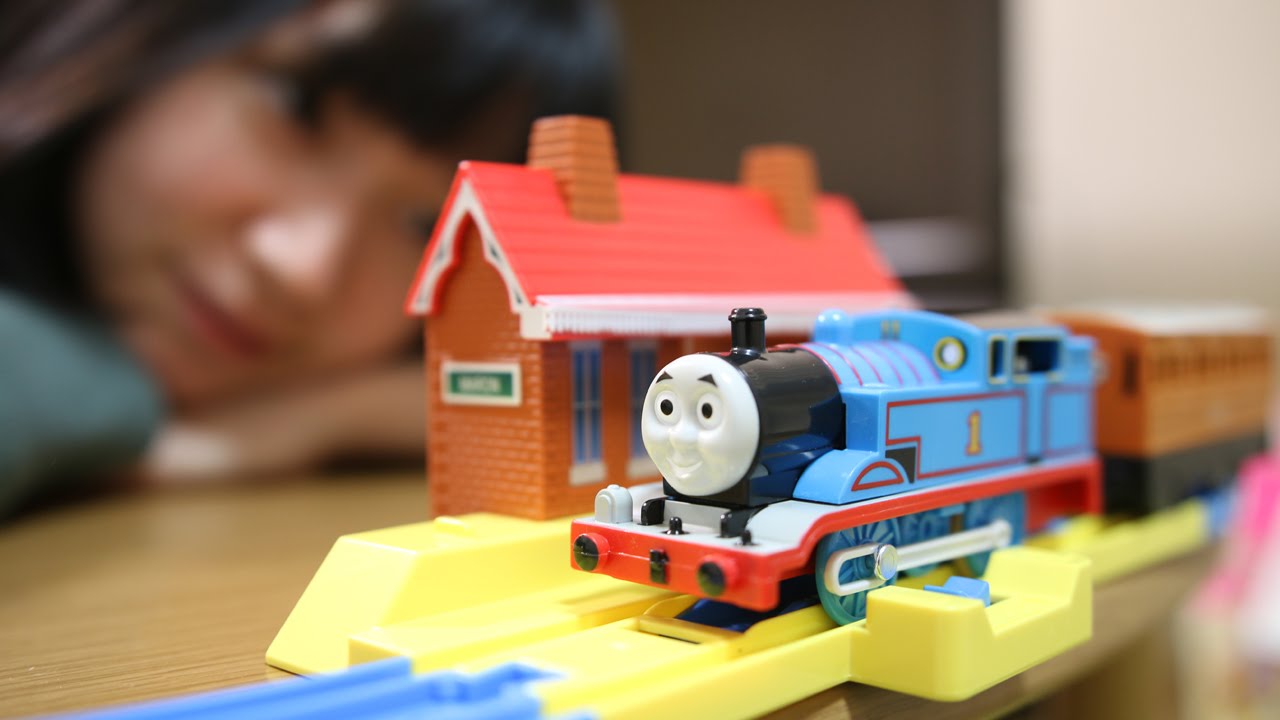 プラレール きかんしゃトーマスベーシックセット - YouTube