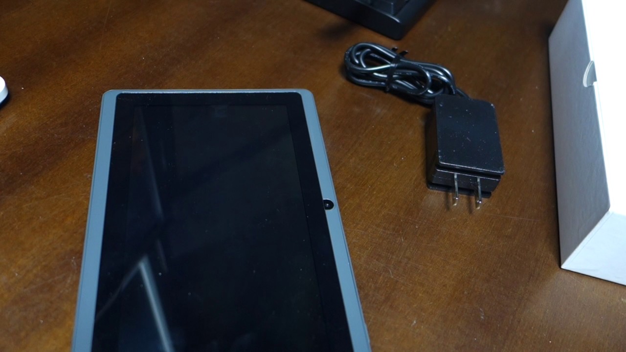 ハードオフ】2000円で購入。ジャンクなタブレットdragon touch y88x