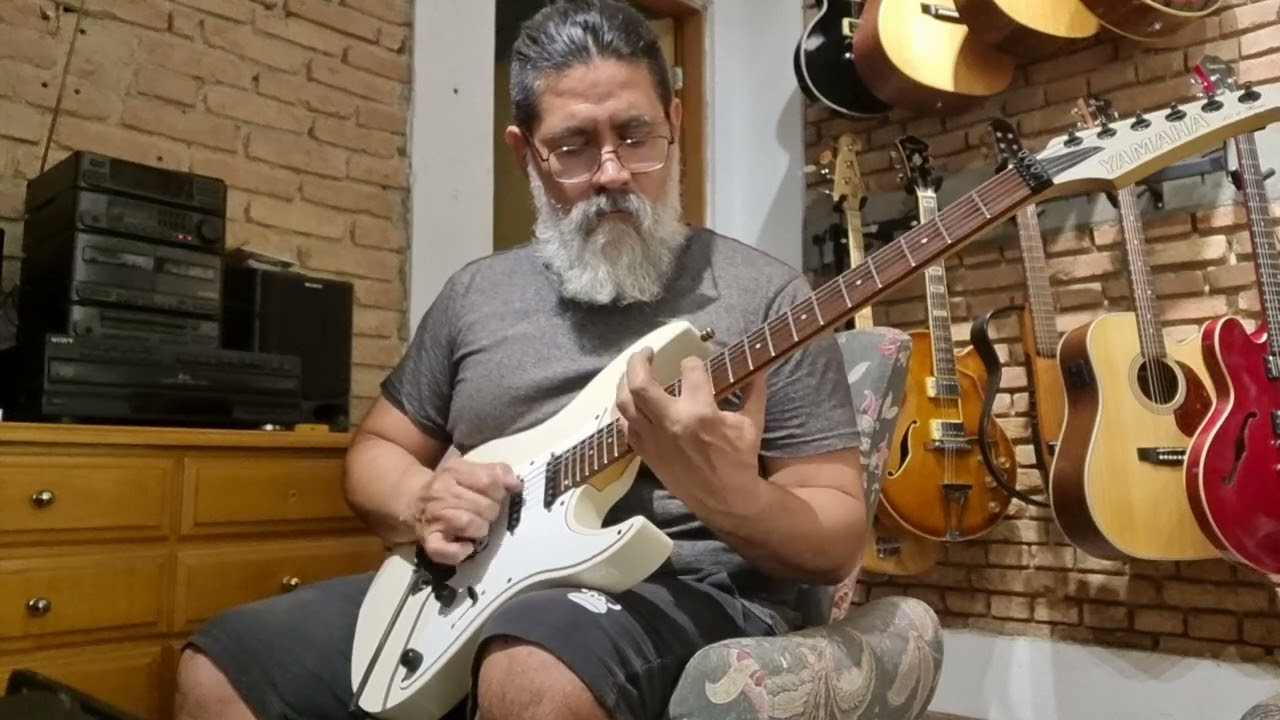 BOLETIM 1 - GUITARRA YAMAHA YG512 VINTAGE WHITE - YouTube