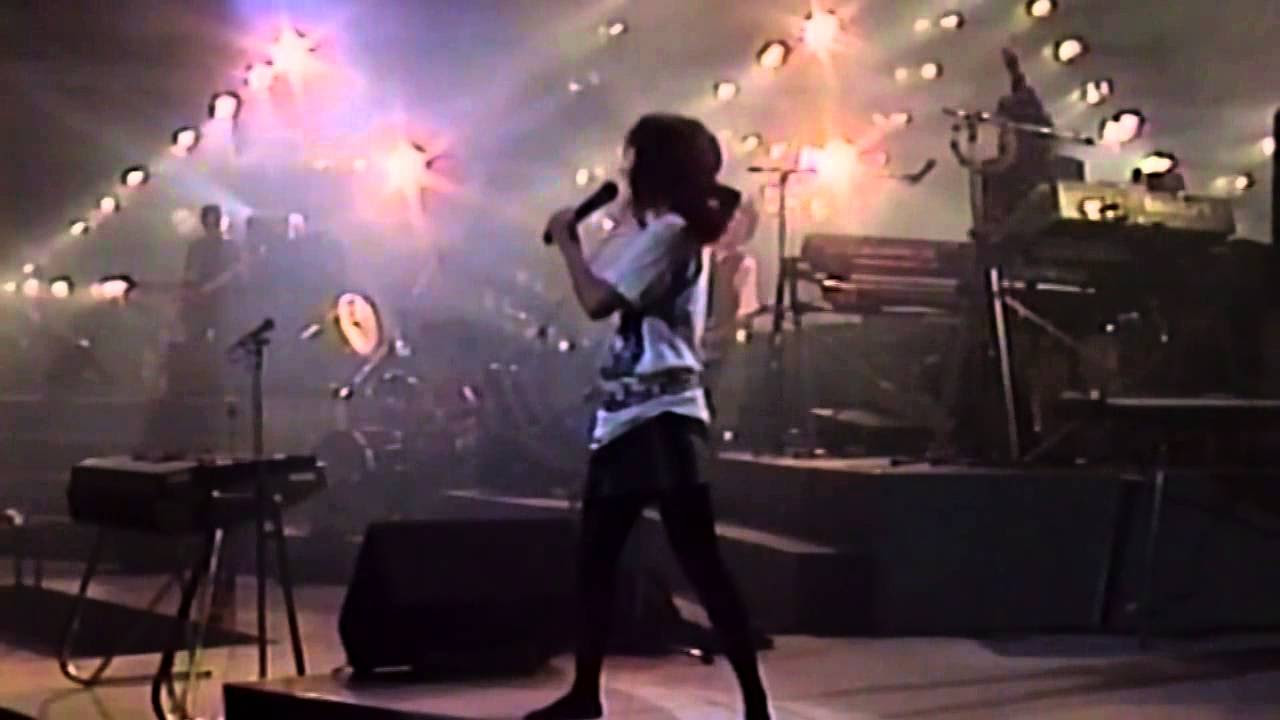 山下久美子 - 宝石 (Live 2000) - YouTube