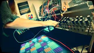 Knobula Poly Cinematic [Dark Mode] - Eurorack Module on ModularGrid