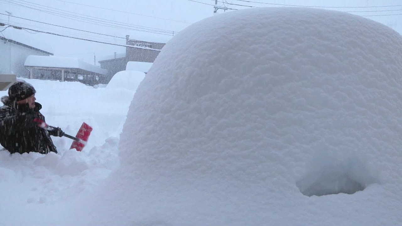 Citizens are anxious, and tourists are mercilessly hit by the wind