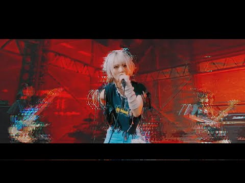 ガールズ・ロック・バンド LUMiRiSE、下北沢シャングリラにて1st