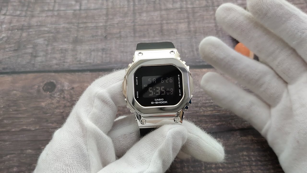 GM-S5600-1DR - Metal Casio G-Shock for Small Wrist - YouTube