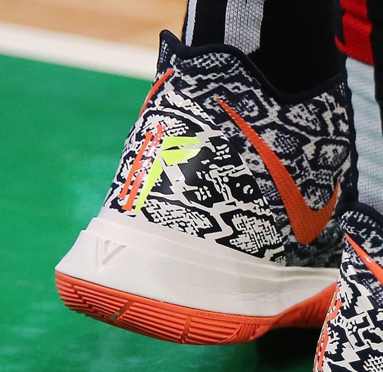 マンバ メンタリティロゴ入りのナイキ カイリー5ニューカラー登場