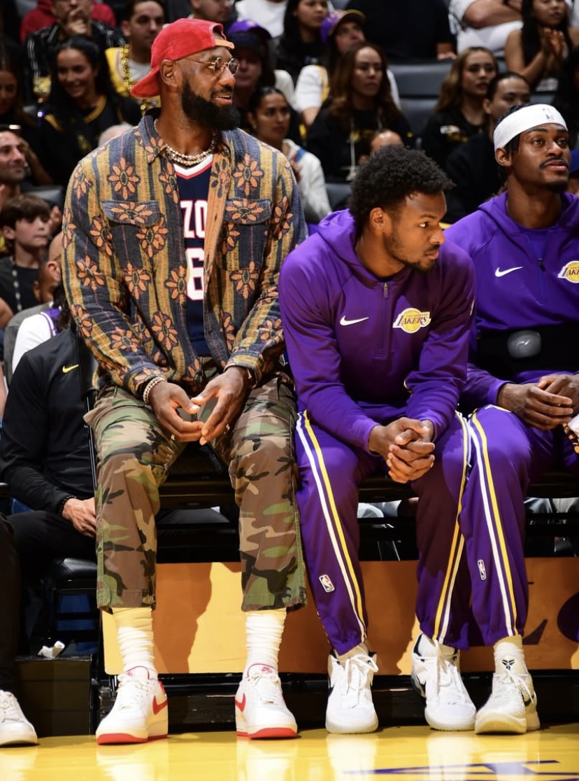 レブロン・ジェームズのファッション コレクション -2025年10月