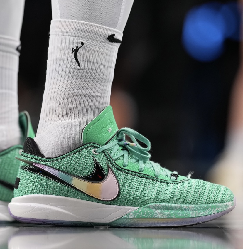 レブロンがナイキ レブロン20 “クリスト ザ キング” PEを着用！ | 8469