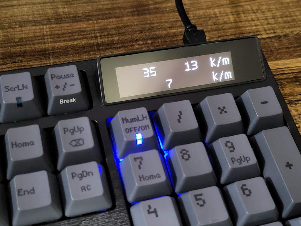 レビュー】打鍵感が異次元の軽さ！ VARMILO デイジー軸 電卓付き