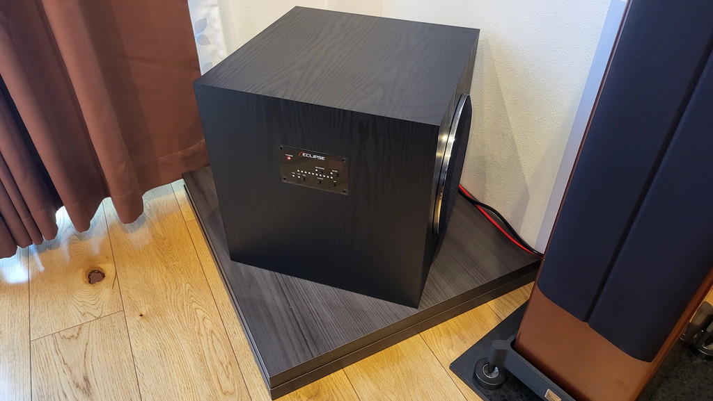 レビュー】サブウーファーの下にアイソレーションパッドを敷こう