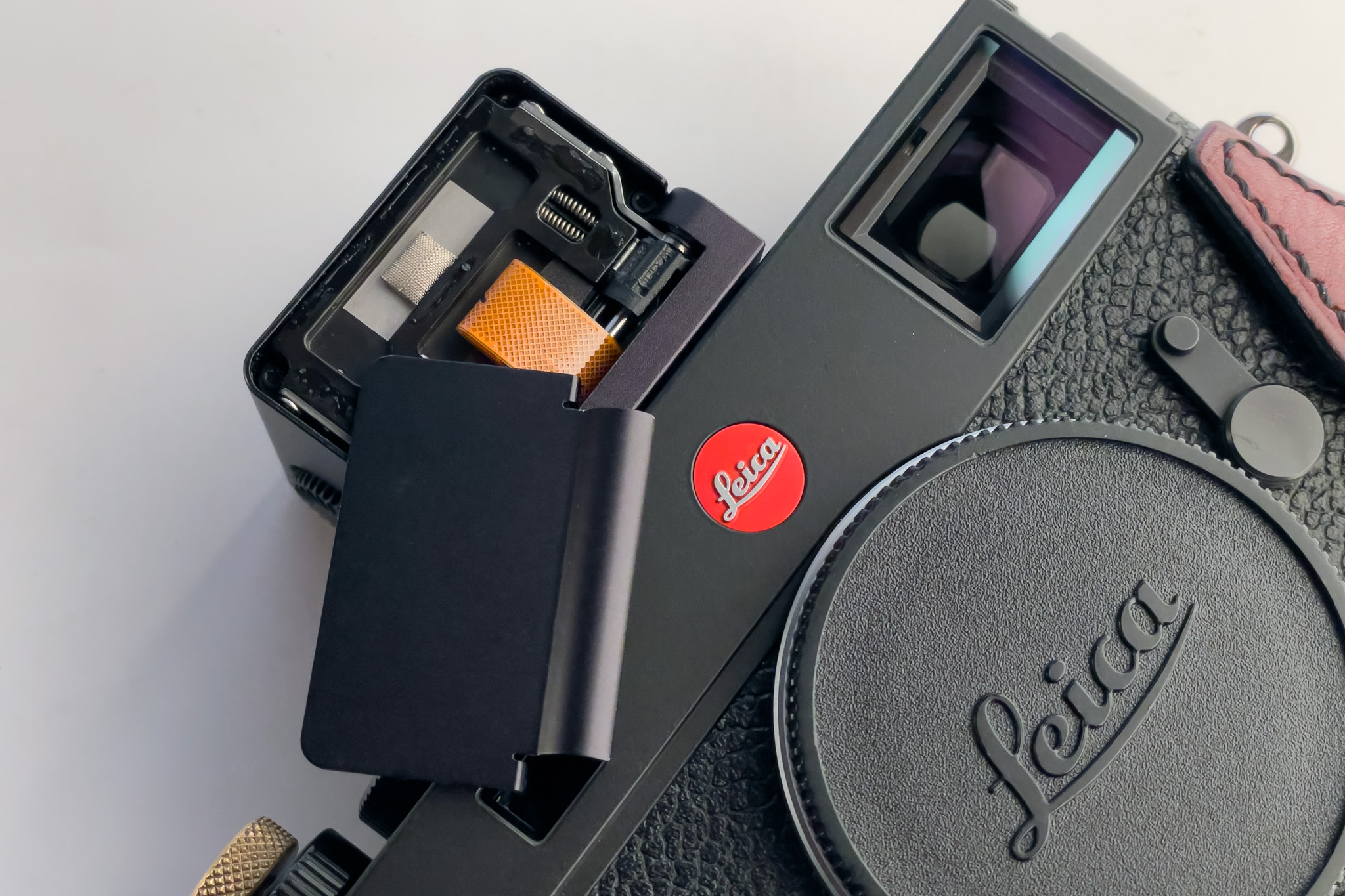 Leica Visoflex2ライカのアクセサリーは修理不可 – metalmickey's montage