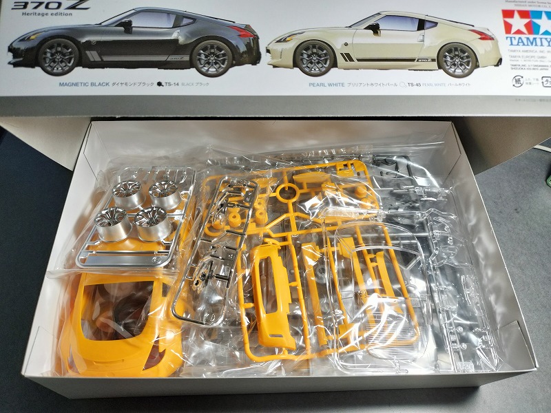 タミヤ 日産 フェアレディZ(370Z) Heritage edition プラモデル 製作