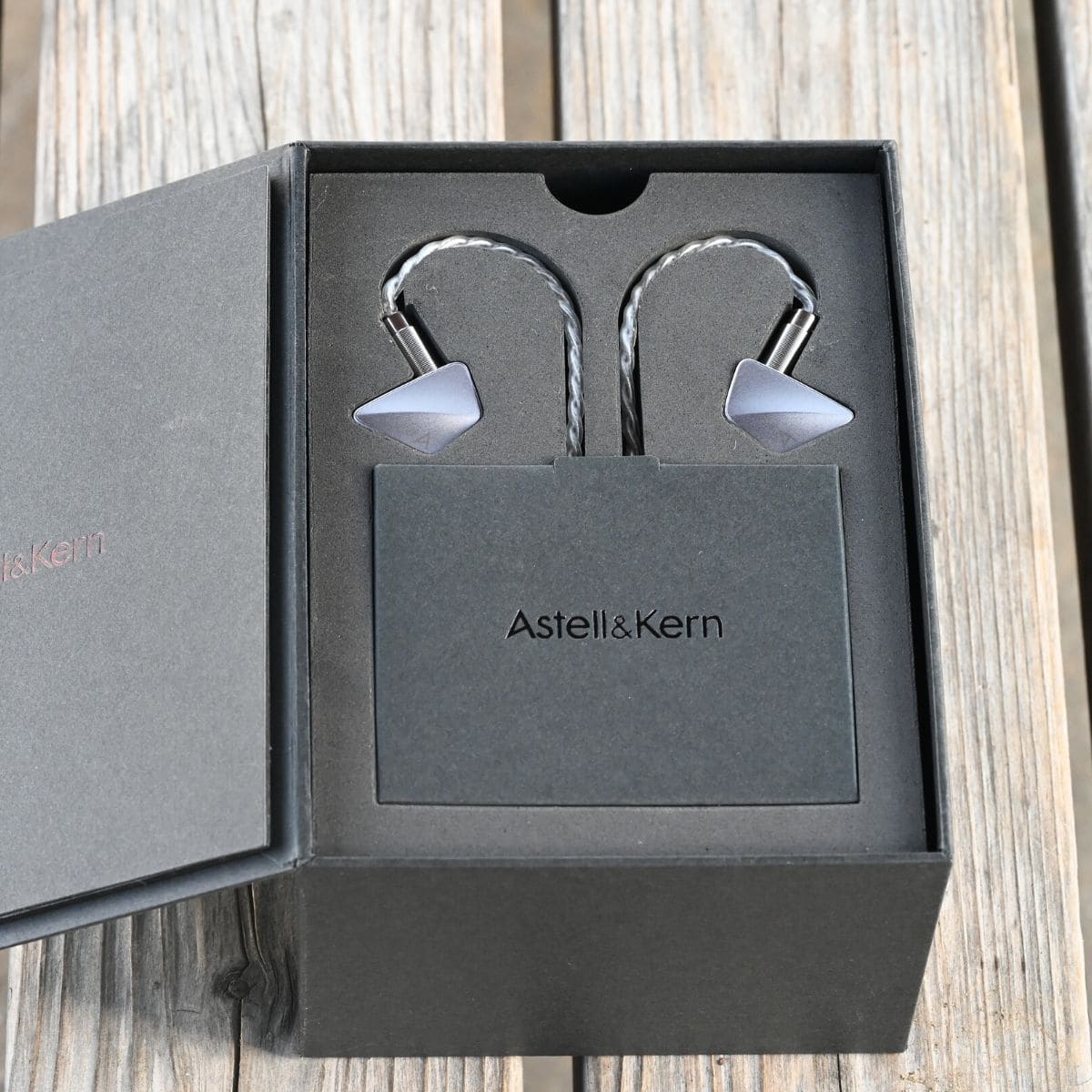 ハイエンドイヤホン Astell&Kern AK ZERO1 レビュー - audio-sound@premium