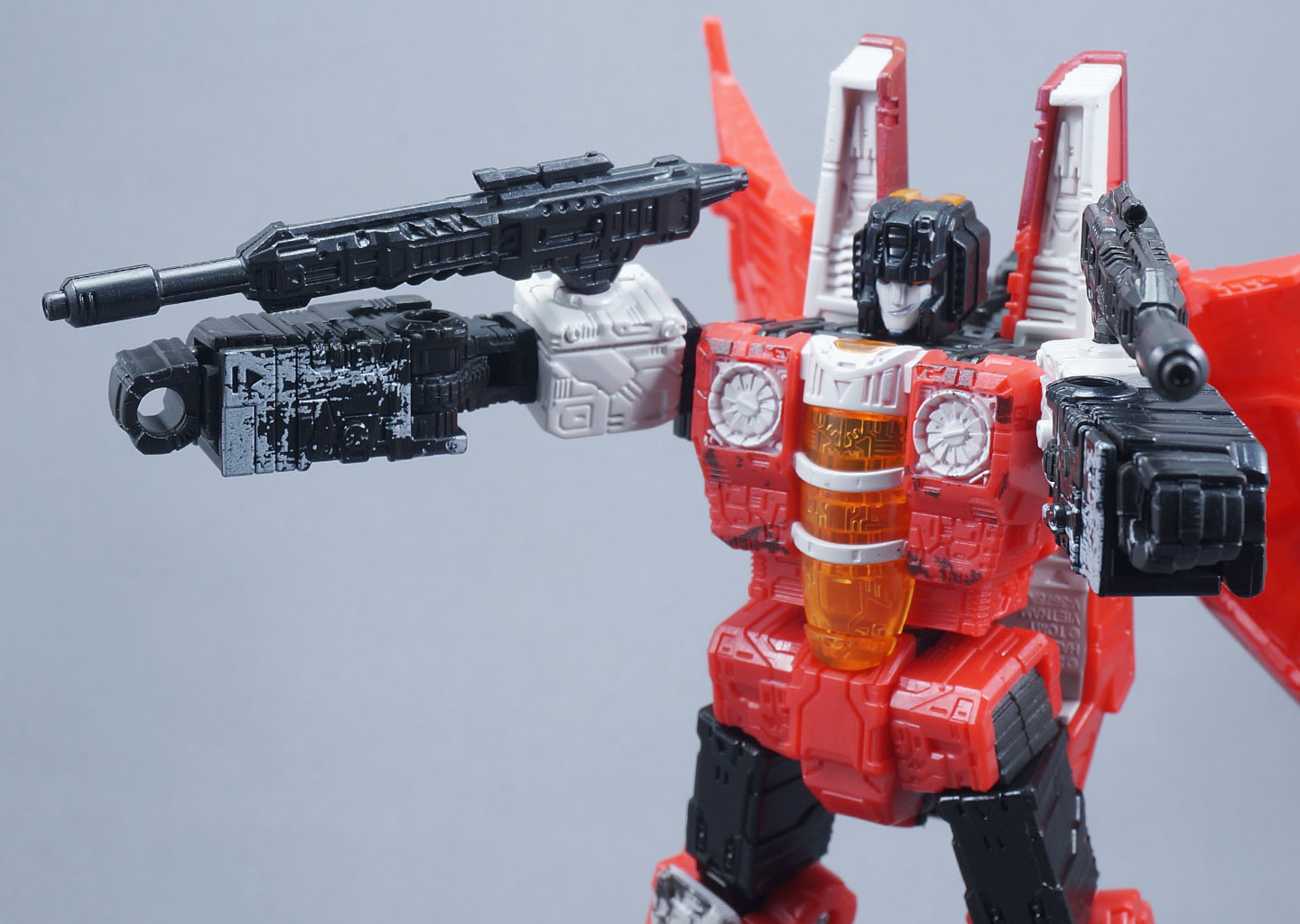 レビュー：TFジェネレーションズ セレクト ディセプティコン レッド