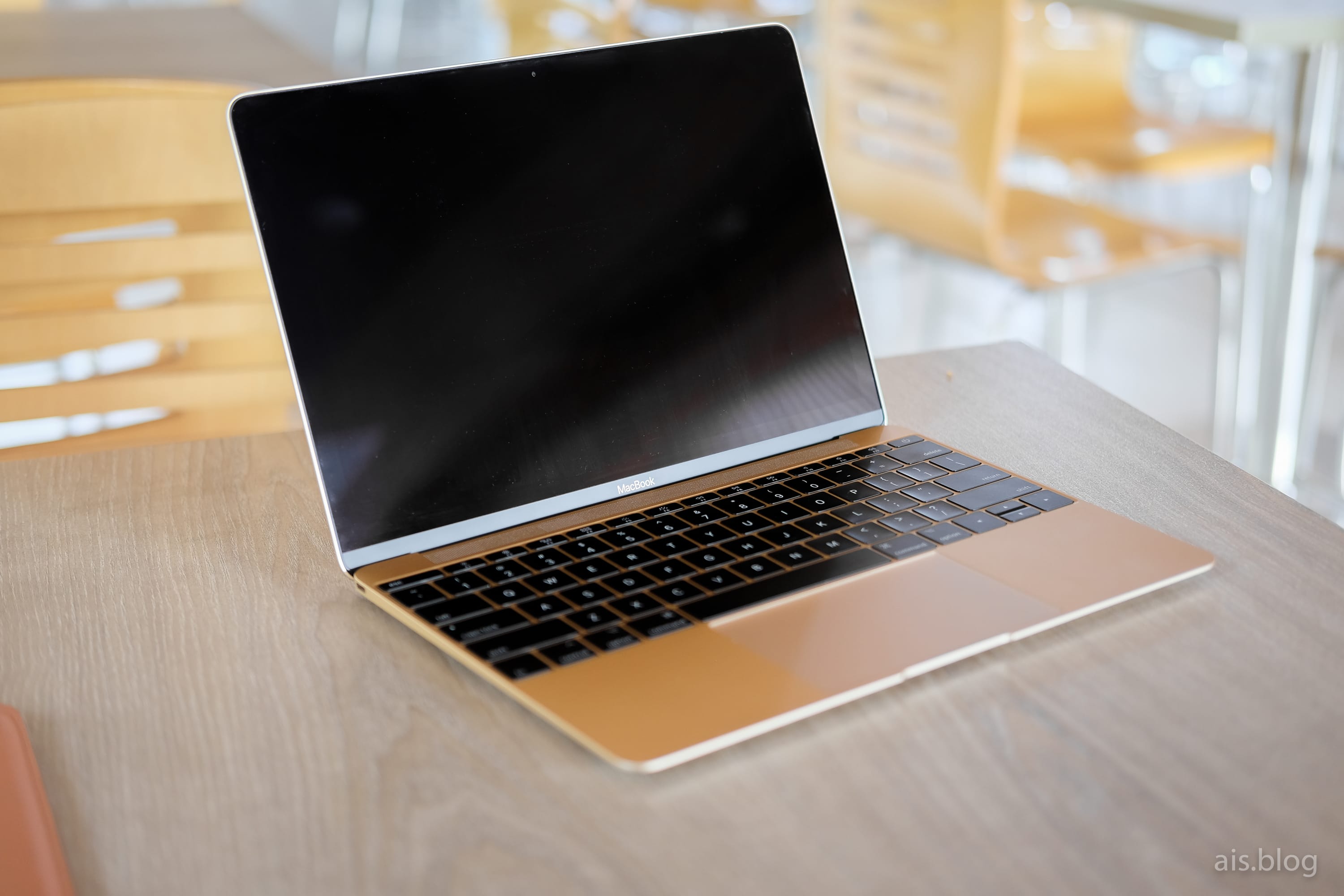 In-depth Review: 12-inch MacBook - Should you buy it? - AIS.blog
