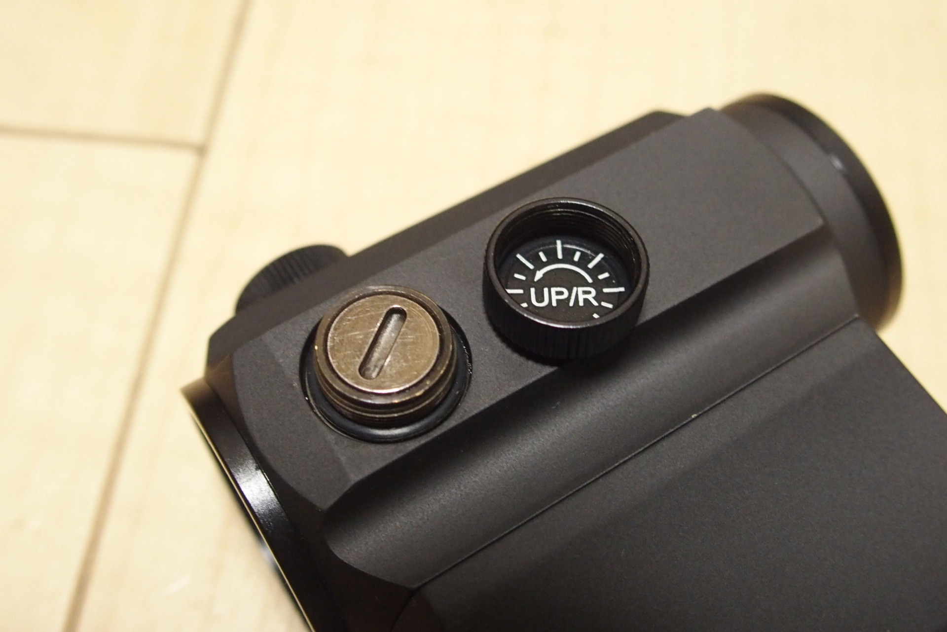 安価な実銃用ドットサイト、HOLOSUN(ホロサン) PARALOW HS403Aの