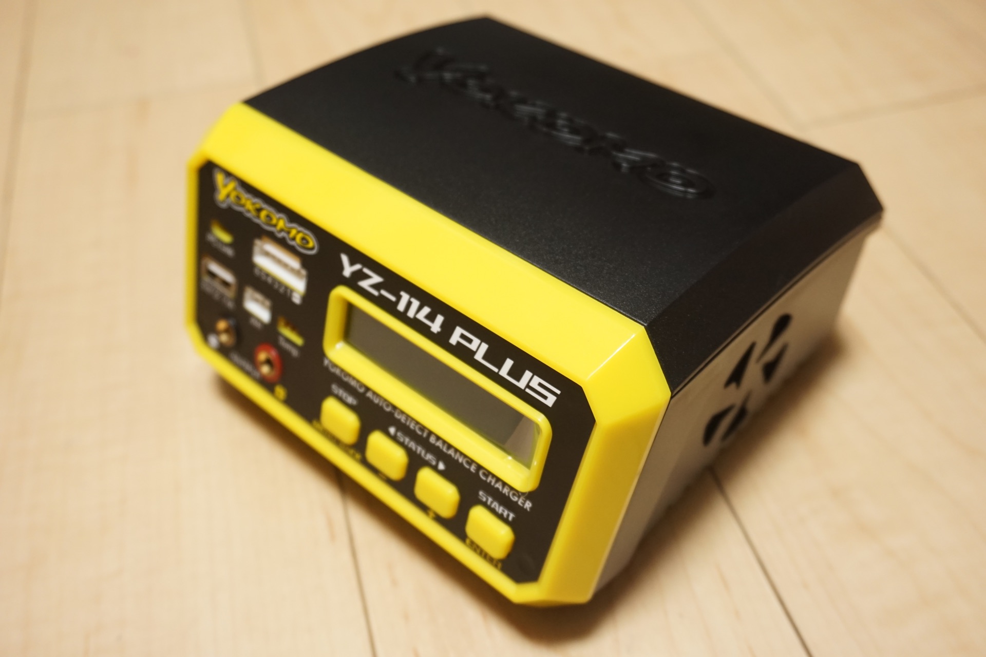 多種多様なバッテリーに対応する、YOKOMO(ヨコモ)製急速充放電気 YZ