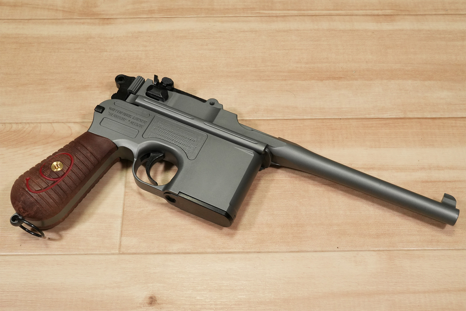 A!CTION製発火モデルガン、モーゼル C96 Red9 ナチュラル フィニッシュ